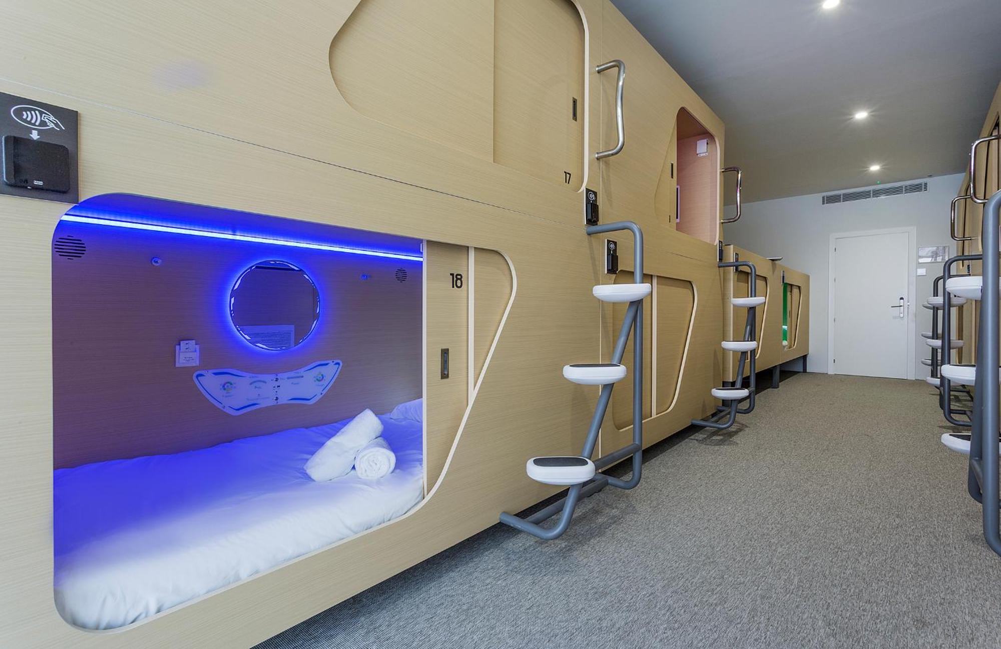 Urban Cube Hostel Sevilla Ngoại thất bức ảnh