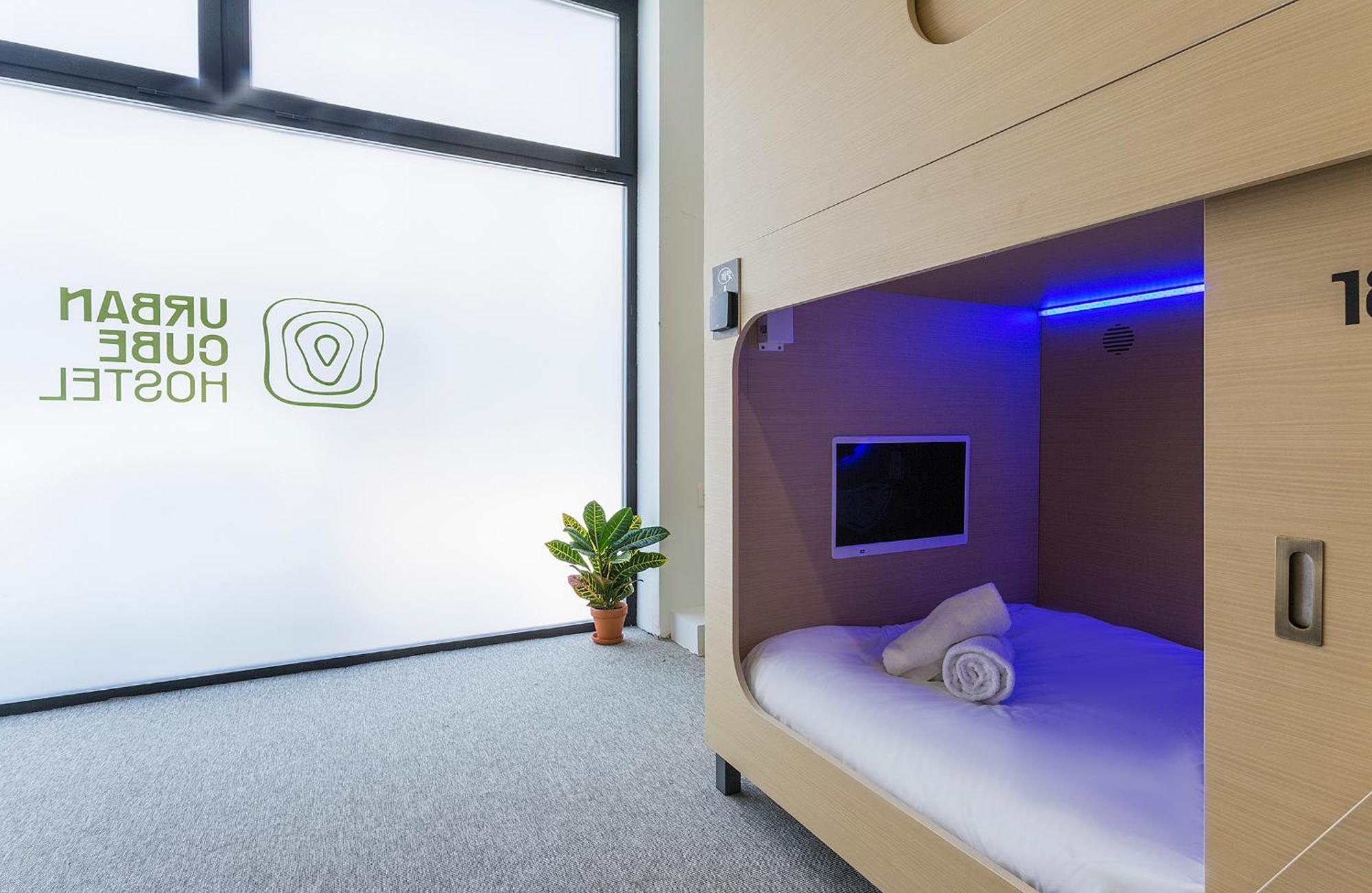 Urban Cube Hostel Sevilla Ngoại thất bức ảnh