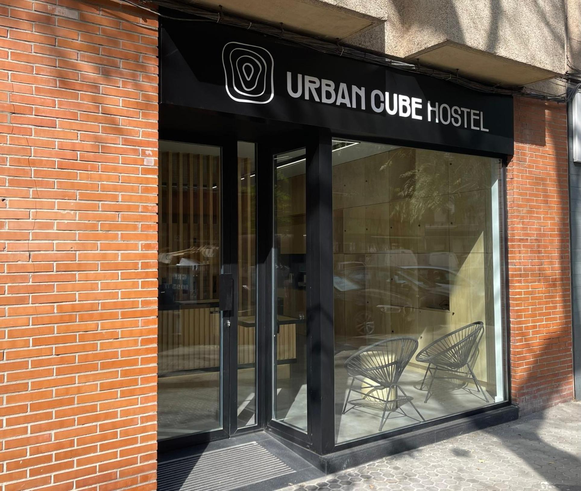 Urban Cube Hostel Sevilla Ngoại thất bức ảnh